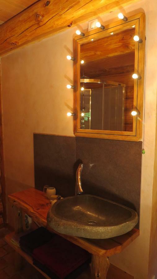 La cabane de Hans Saint-Martial-de-Gimel Extérieur photo